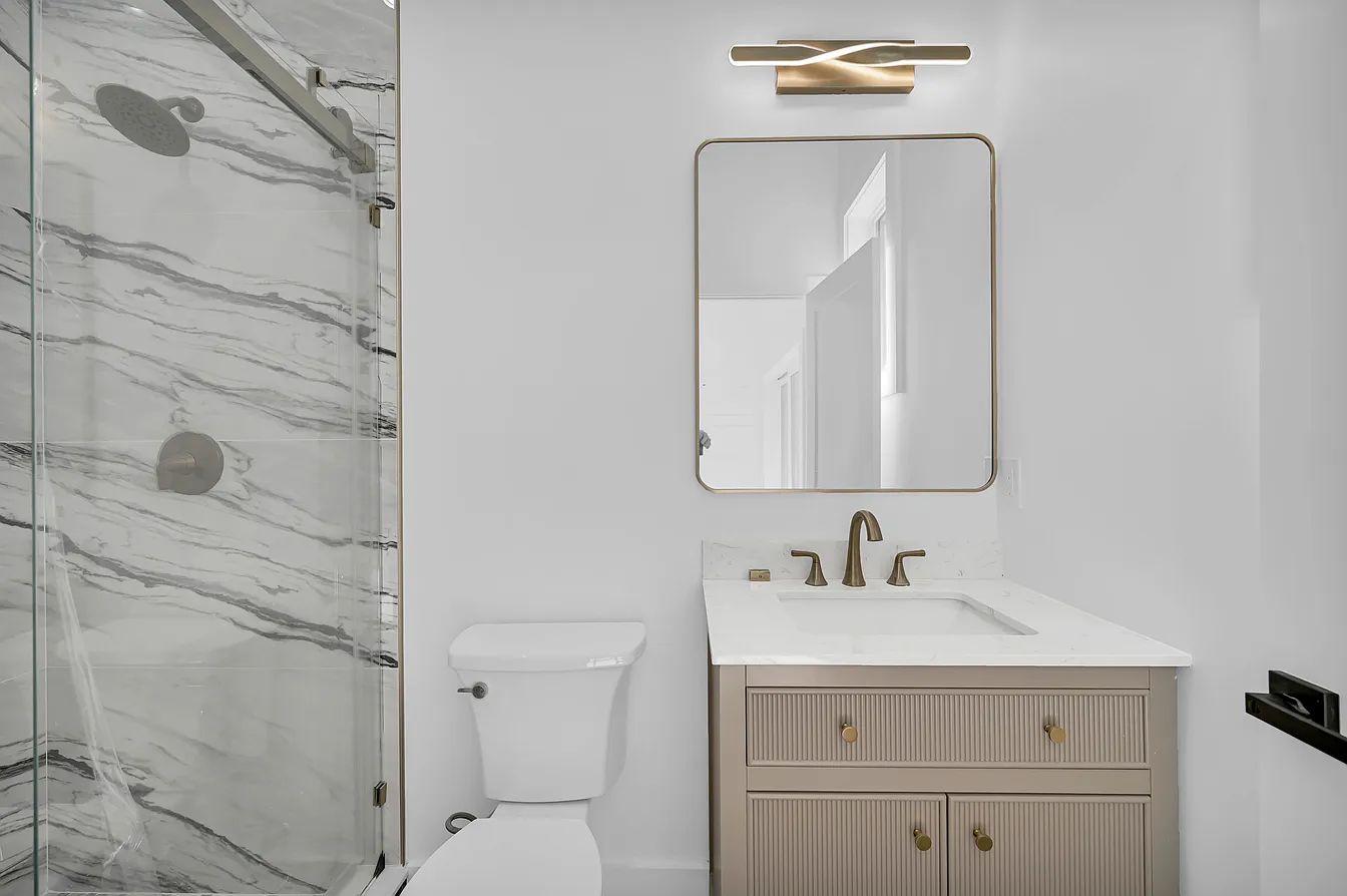 27 Mounthaven Dr Livingston NJ bathroom photo 25